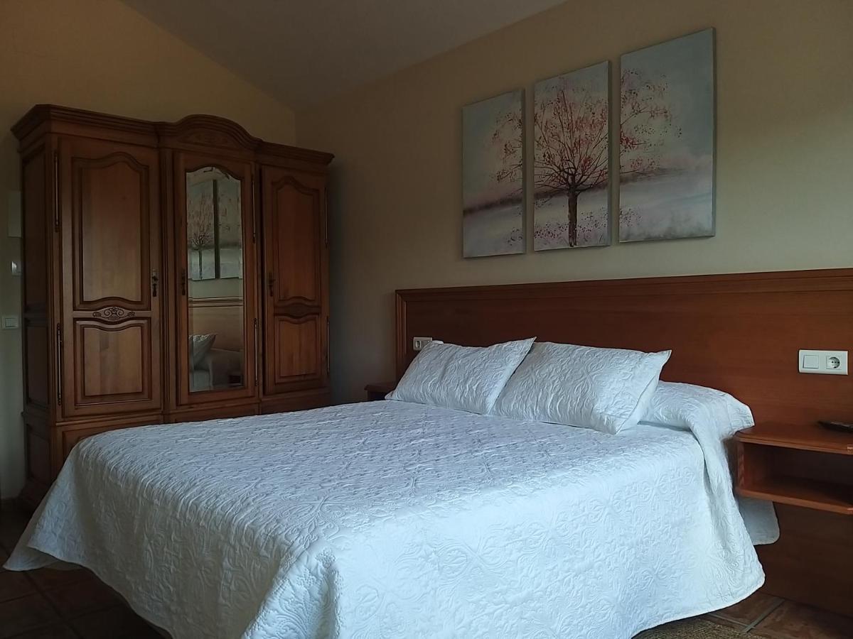Hostal Restaurante O'Cadaval Frades Εξωτερικό φωτογραφία