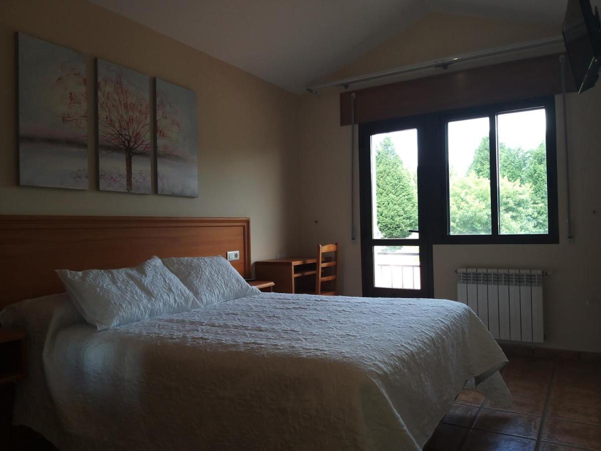 Hostal Restaurante O'Cadaval Frades Εξωτερικό φωτογραφία