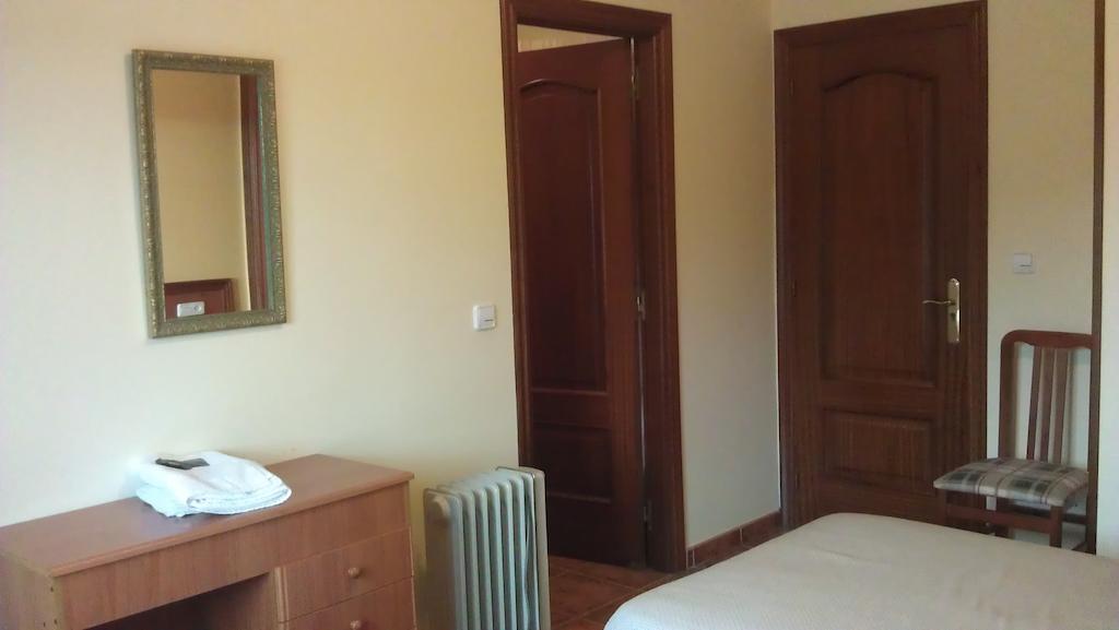 Hostal Restaurante O'Cadaval Frades Δωμάτιο φωτογραφία