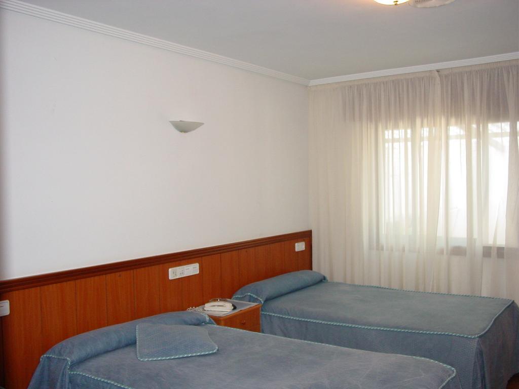 Hostal Restaurante O'Cadaval Frades Εξωτερικό φωτογραφία